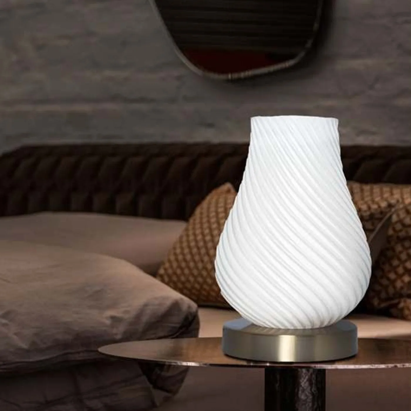 1650-T Table lamps