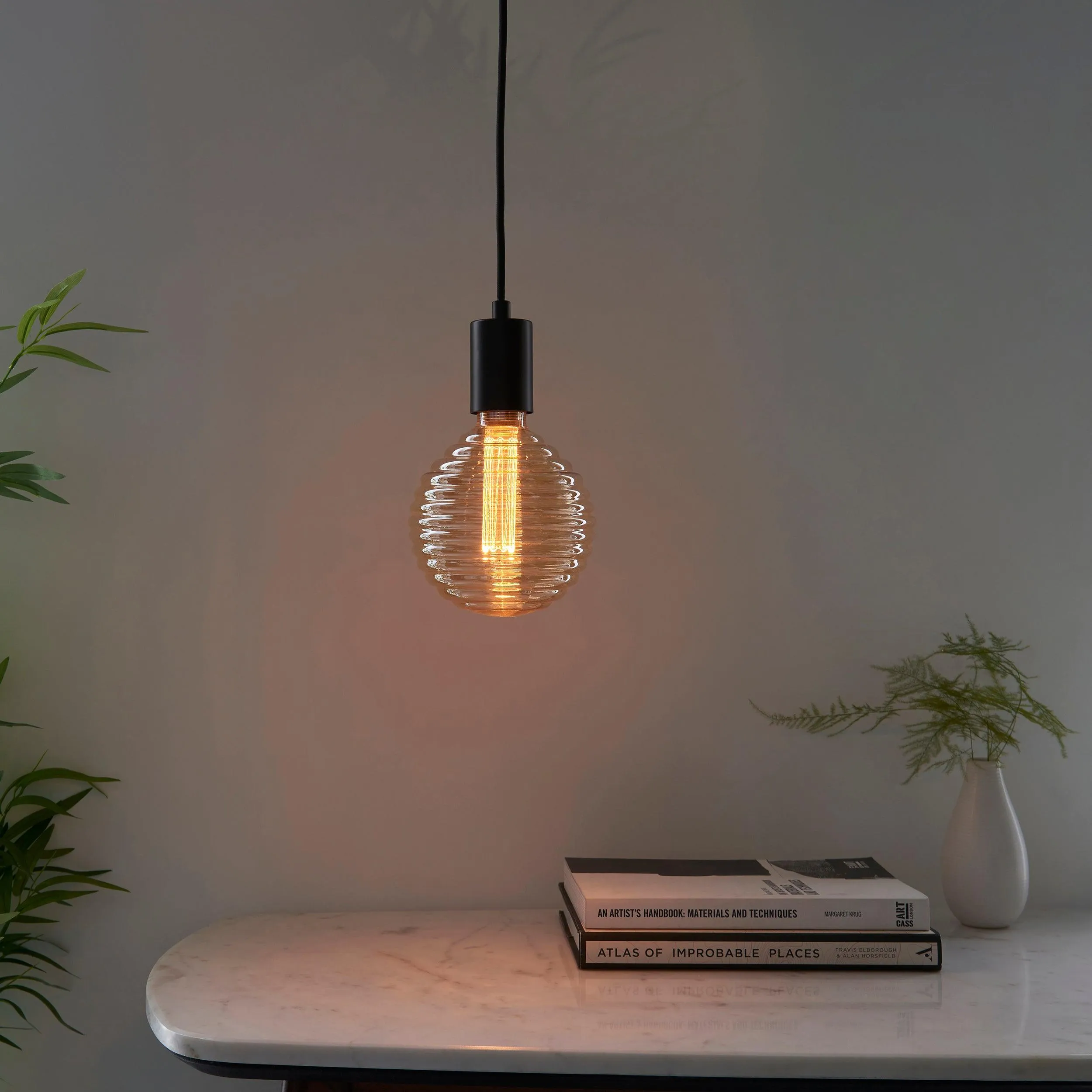 Beehive E27 Amber Tinted Ribbed 2.5w LED Light Bulb