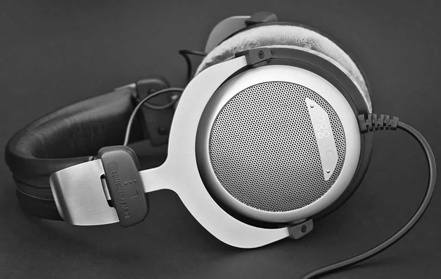 Beyerdynamic DT 880 32 Ohm studio headphones, gray