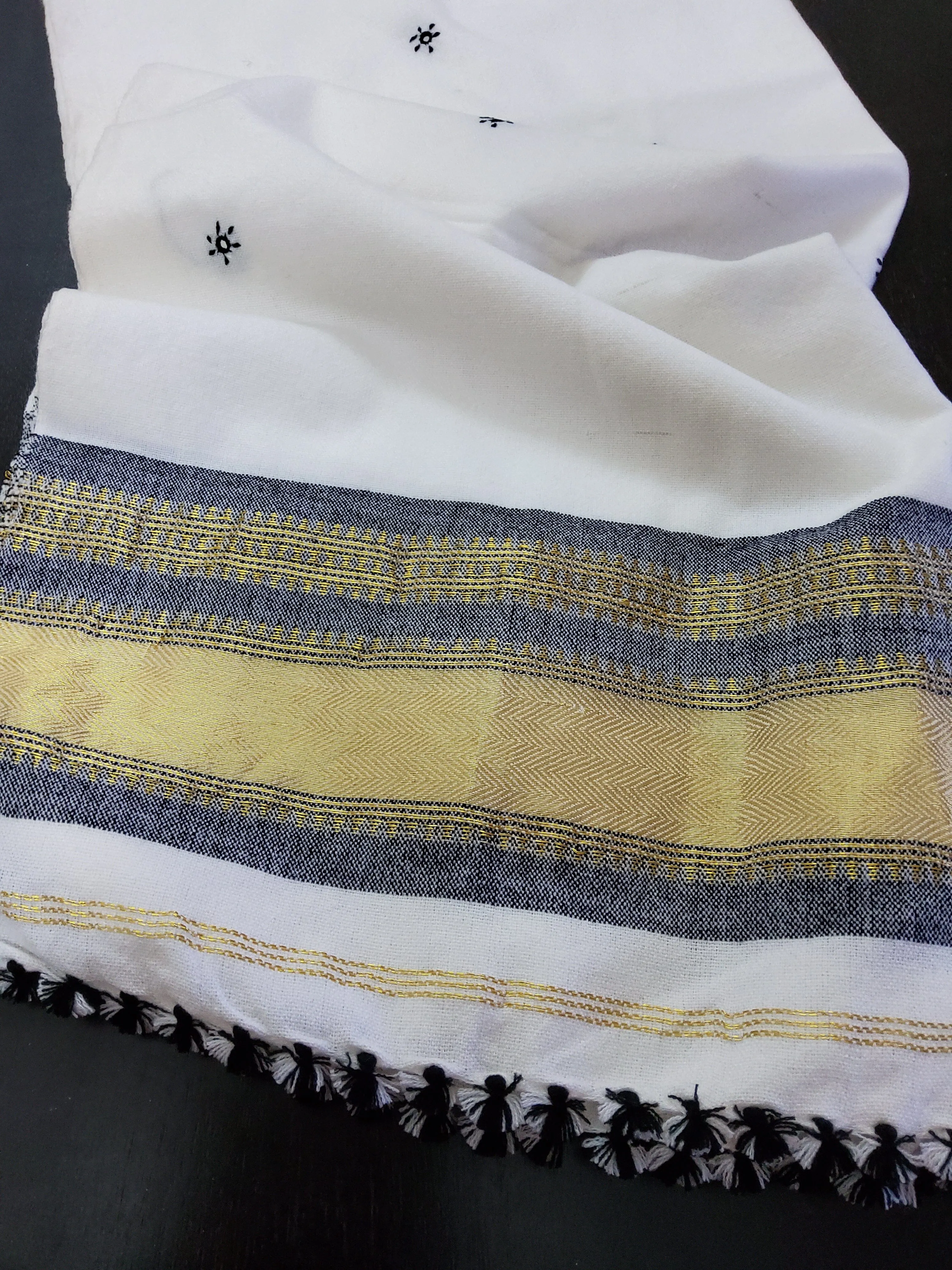 Bhujodi Woollen Shawl with mirror work
