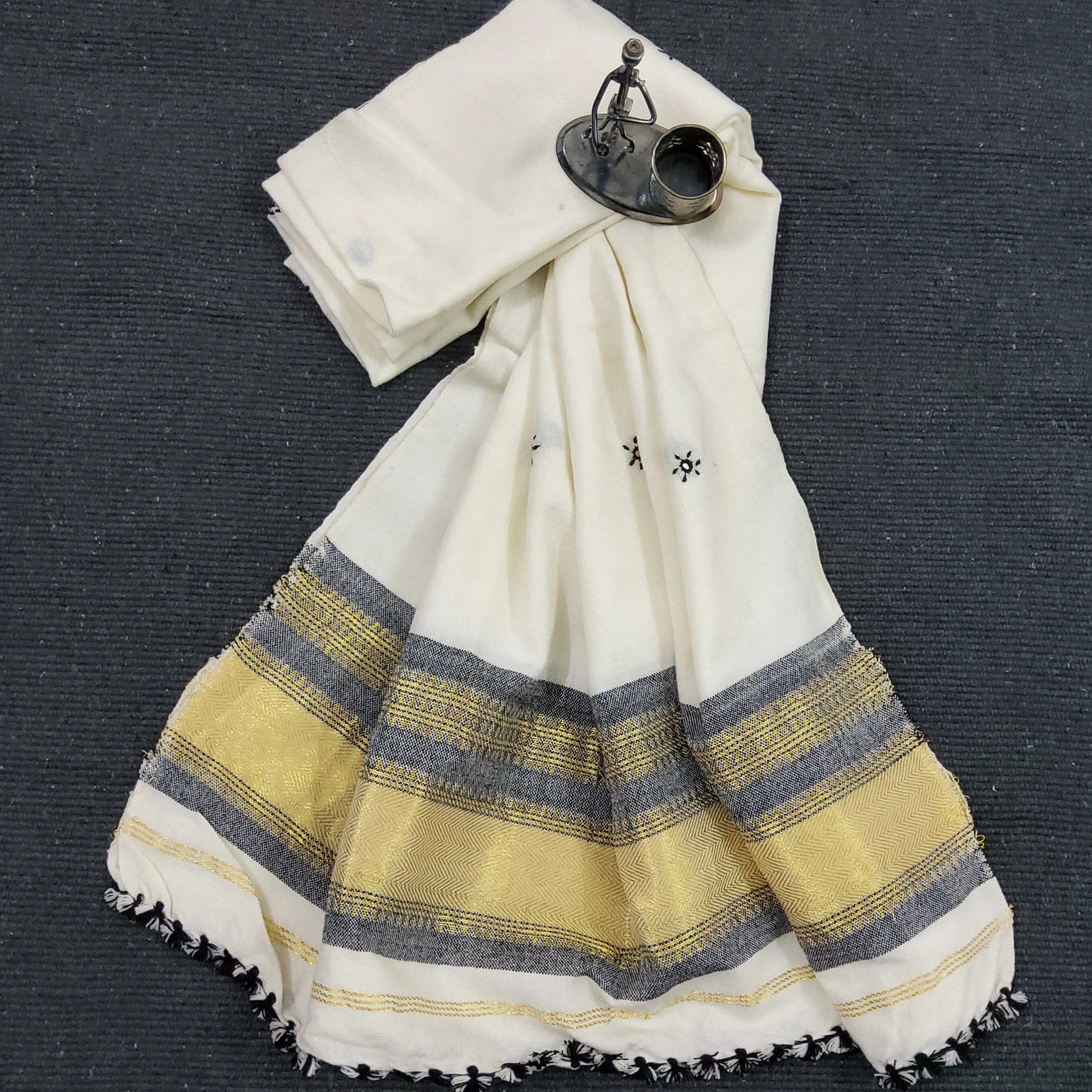 Bhujodi Woollen Shawl with mirror work