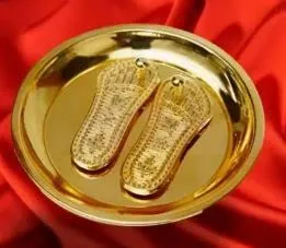 Rudram Golden Laxmi Charan Paduka || Metal Laxmi Charan || Laxmi with Plate for Diwali Pooja, Prosperity - 4 cm (Brass, Gold)