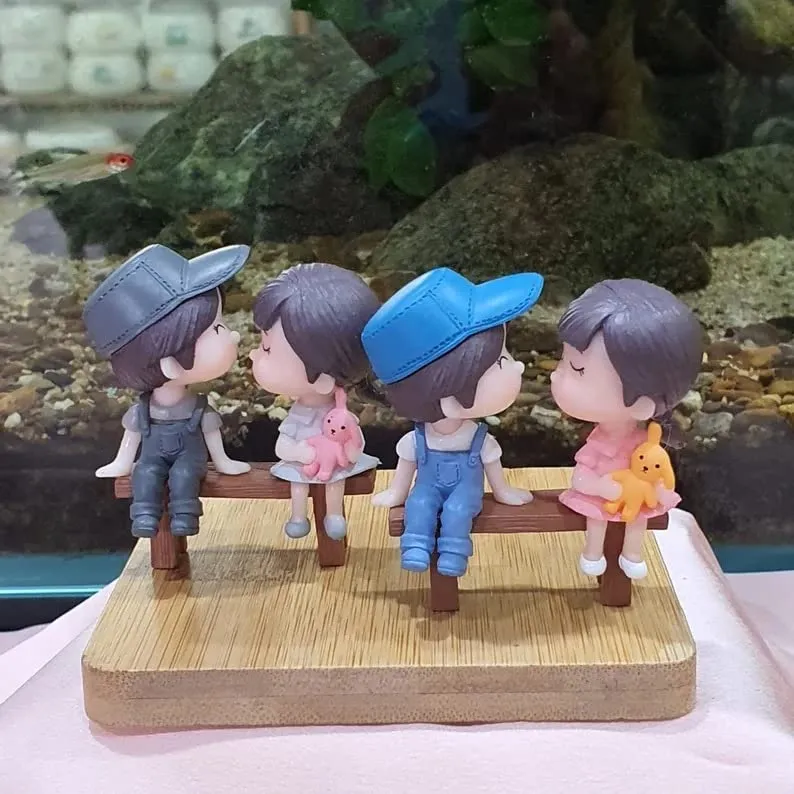 SATYAM KRAFT 1 Set Mini Couples Miniature Romantic Gift For Girlfriend Boyfriend Husband Wife Kissing Love Couple Miniature Alphabet Statue Showpiece-Decoration Items (Poly Resin), Multicolour