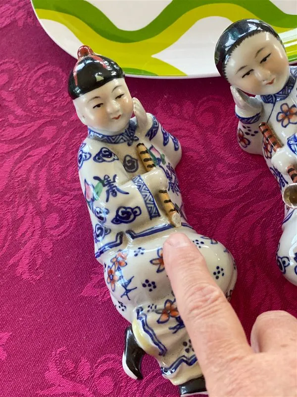 Vintage Pair of Chinese Figurines